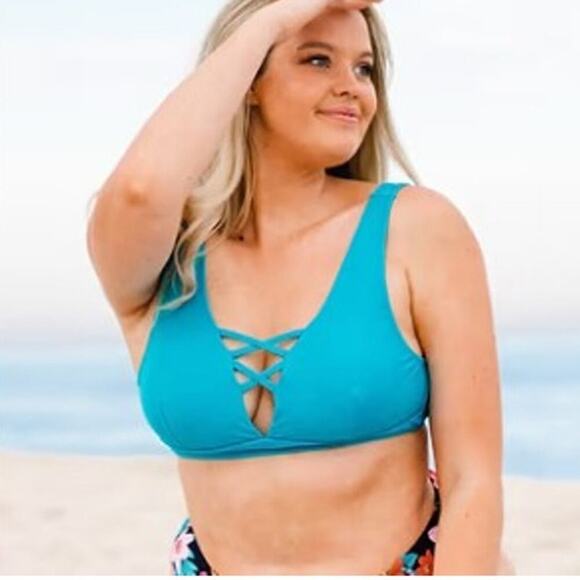 Cupshe Other - Cupshe Bikini Top Size 1X Teal Blue Tie Back NWT